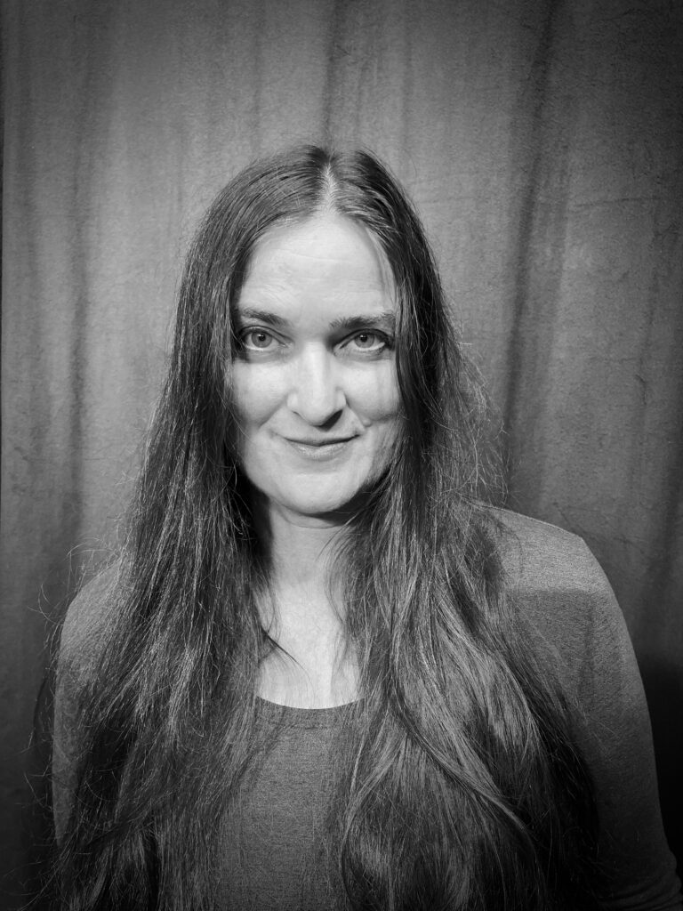 Headshot of Naomi Fast